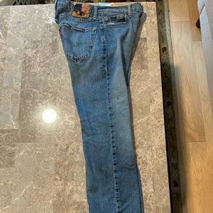 Levis 541